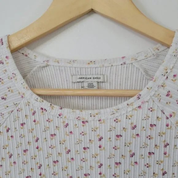 American Eagle Floral Baby Tee - Picture 4 of 6